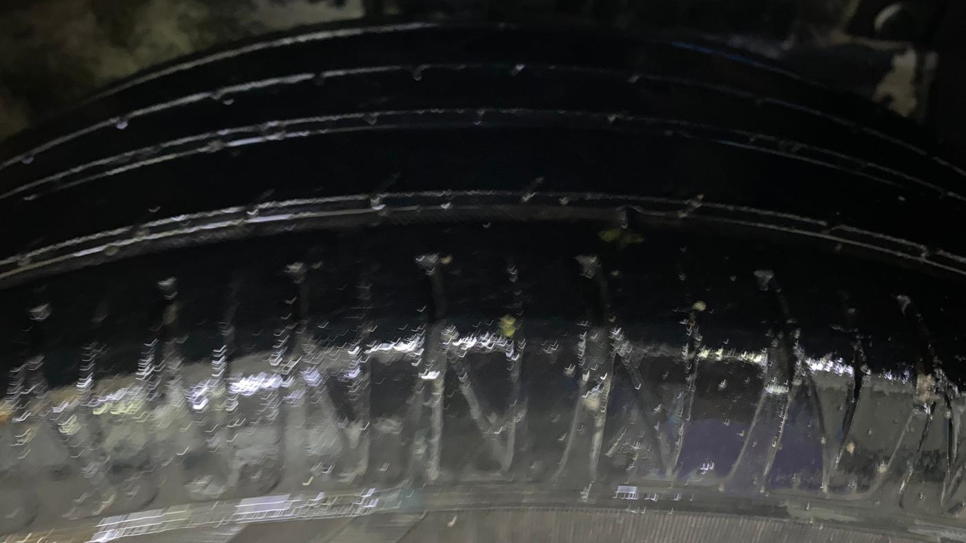 2013 Maruti Ertiga ZDI, Diesel, Manual, 88,520 km, Right Front Tyre Tread