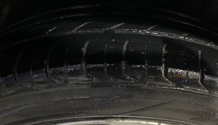 2013 Maruti Ertiga ZDI, Diesel, Manual, 88,520 km, Left Rear Tyre Tread