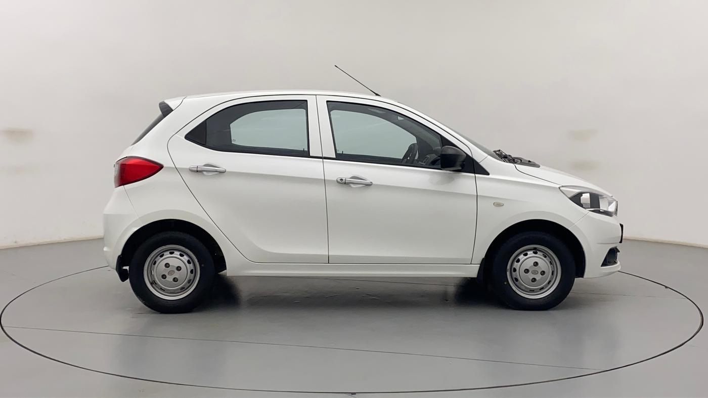 2017 Tata Tiago XM 1.05 REVOTORQ, Diesel, Manual, 93,992 km, Right Side View
