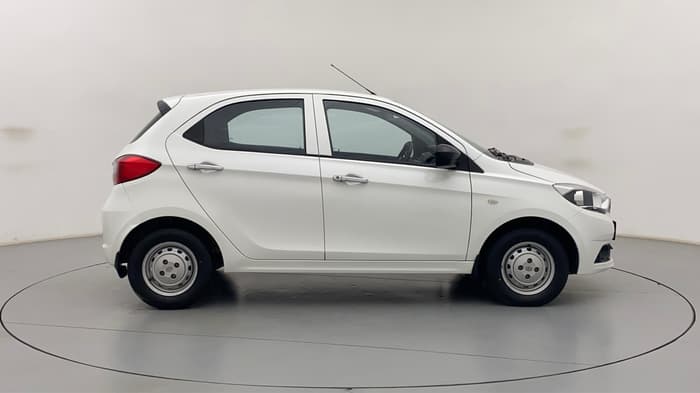 2017 Tata Tiago XM 1.05 REVOTORQ, Diesel, Manual, 93,992 km, Right Side View