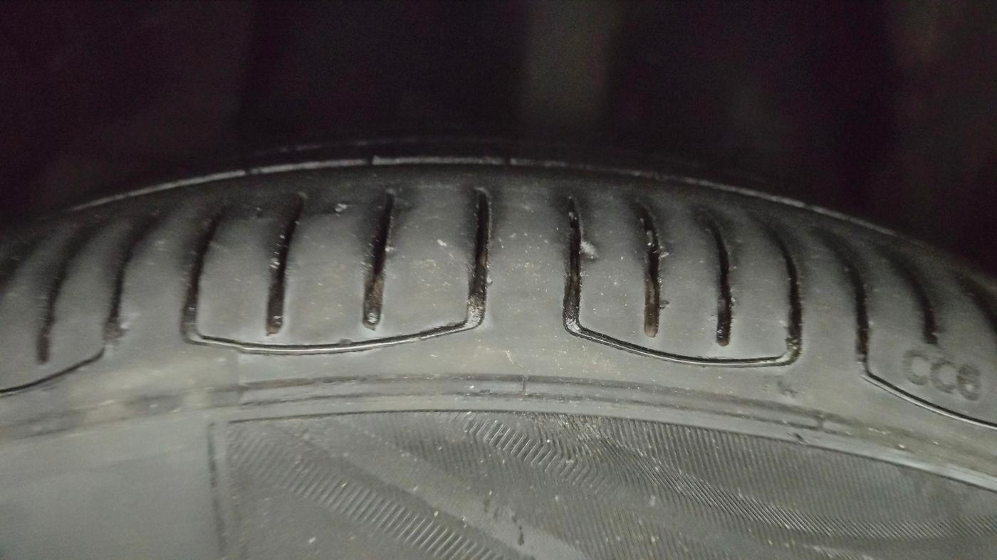 2014 Tata Zest XT PETROL, Petrol, Manual, 70,235 km, Left Front Tyre Tread