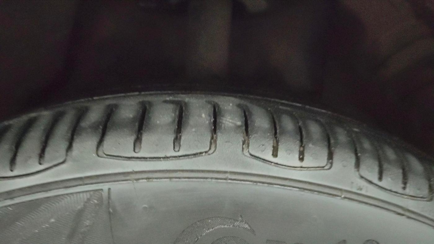 2014 Tata Zest XT PETROL, Petrol, Manual, 70,235 km, Right Front Tyre Tread