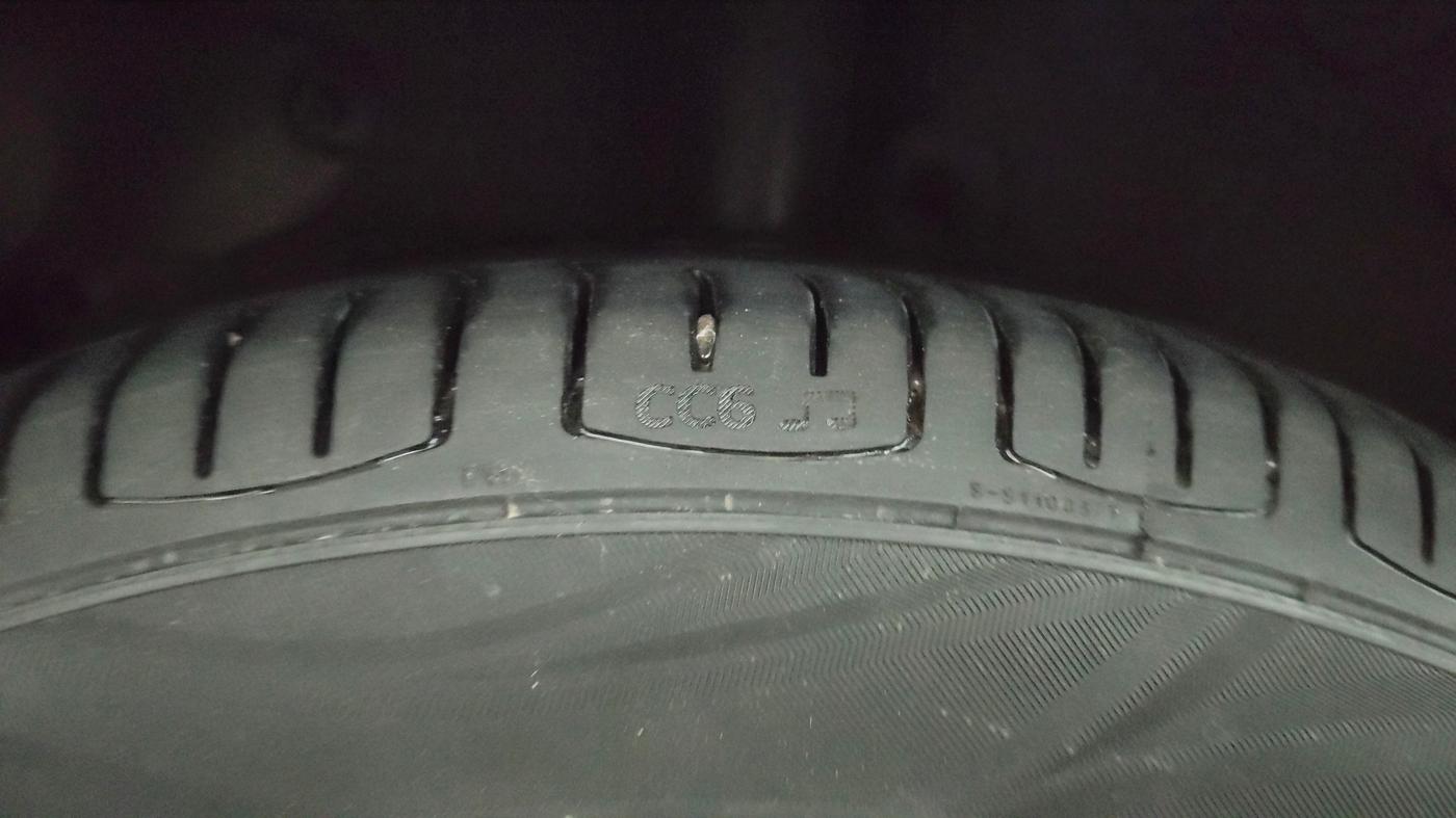 2014 Tata Zest XT PETROL, Petrol, Manual, 70,235 km, Right Rear Tyre Tread