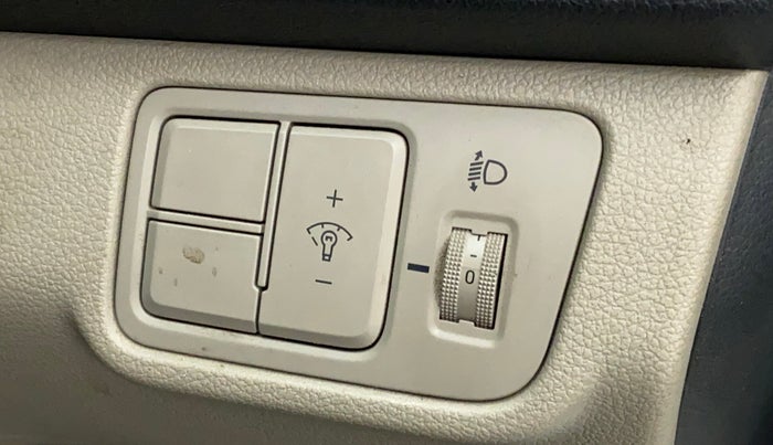 2021 Hyundai Verna SX 1.5 CRDI, Diesel, Manual, 35,447 km, Dashboard - Headlight height adjustment not working