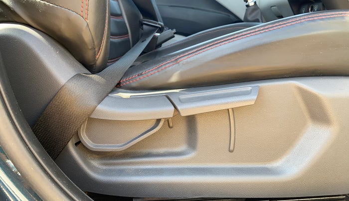 2023 Hyundai GRAND I10 NIOS SPORTZ 1.2 KAPPA VTVT, Petrol, Manual, 34,664 km, Driver Side Adjustment Panel