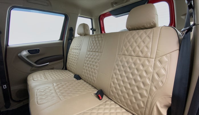 2019 Mahindra TUV300 T10 MT, Diesel, Manual, 15,843 km, Right Side Rear Door Cabin