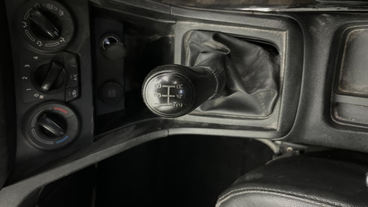 2022 Maruti Vitara Brezza LXI, Petrol, Manual, 20,418 km, Gear Lever