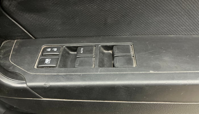 2022 Maruti Vitara Brezza LXI, Petrol, Manual, 20,317 km, Driver Side Door Panels Control