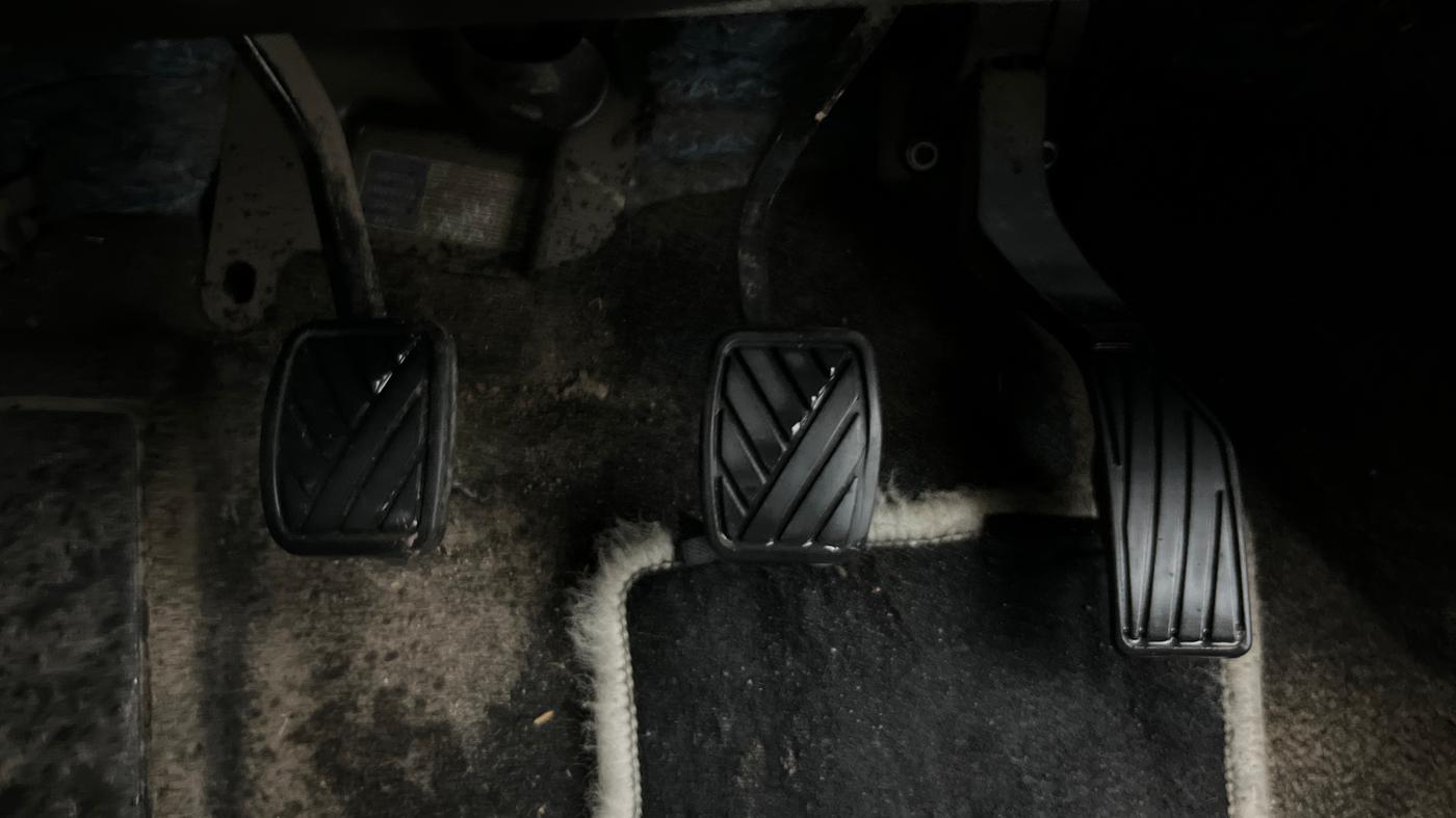 2022 Maruti Vitara Brezza LXI, Petrol, Manual, 20,418 km, Pedals
