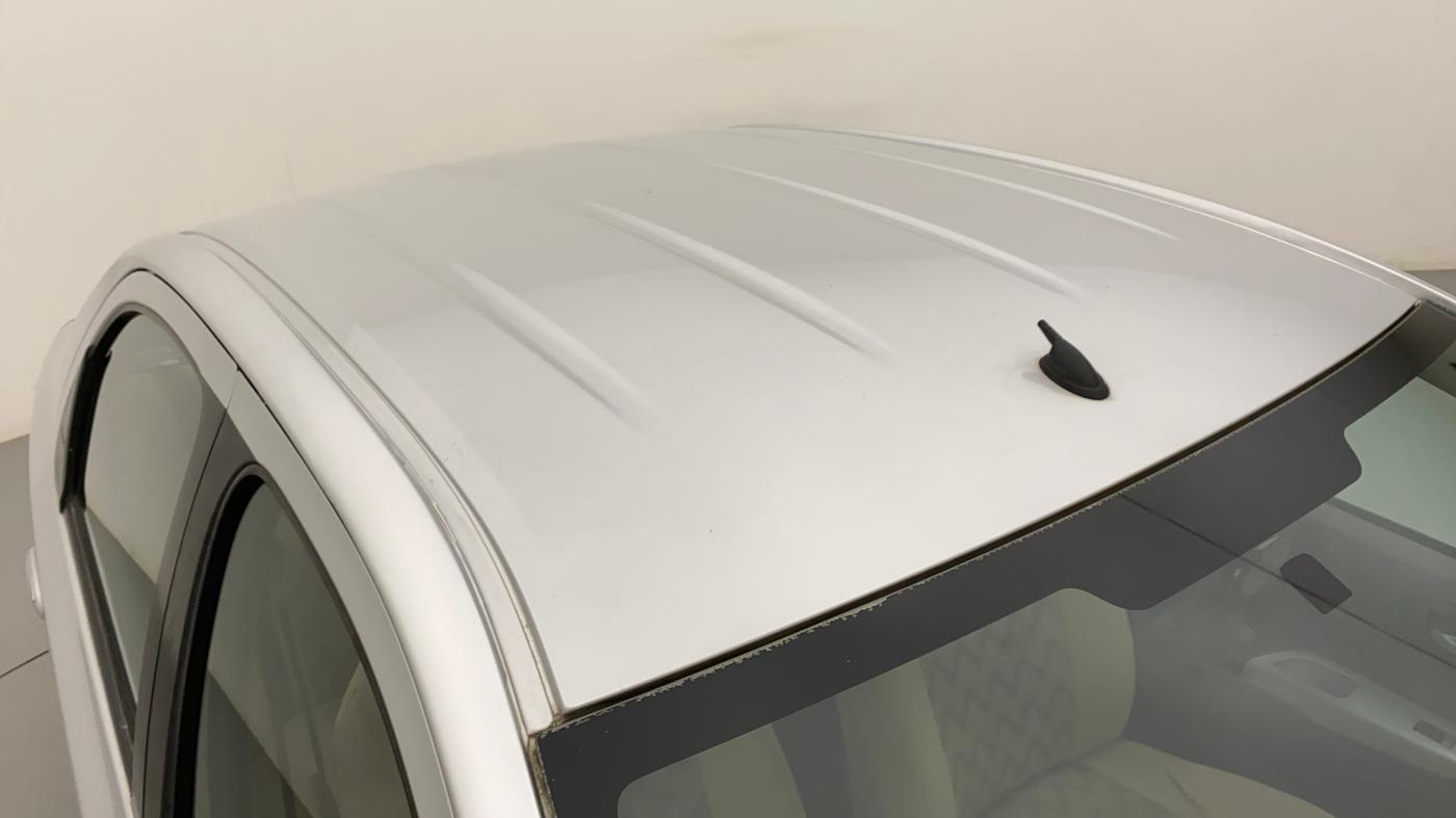 2011 Toyota Etios V, Petrol, Manual, 1,04,736 km, Roof