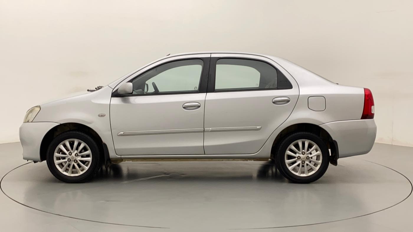 2011 Toyota Etios V, Petrol, Manual, 1,04,736 km, Left Side