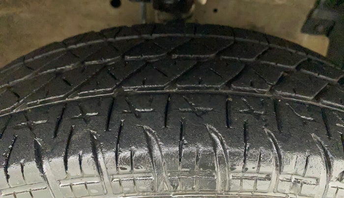2015 Maruti Swift LXI, Petrol, Manual, 34,526 km, Right Front Tyre Tread