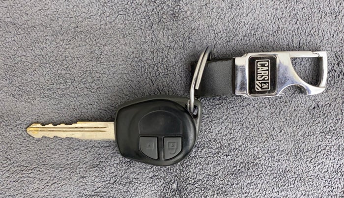 2015 Maruti Swift LXI, Petrol, Manual, 34,526 km, Key Close Up
