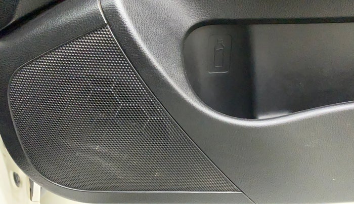 2015 Maruti Swift LXI, Petrol, Manual, 34,526 km, Infotainment system - Front speakers missing / not working