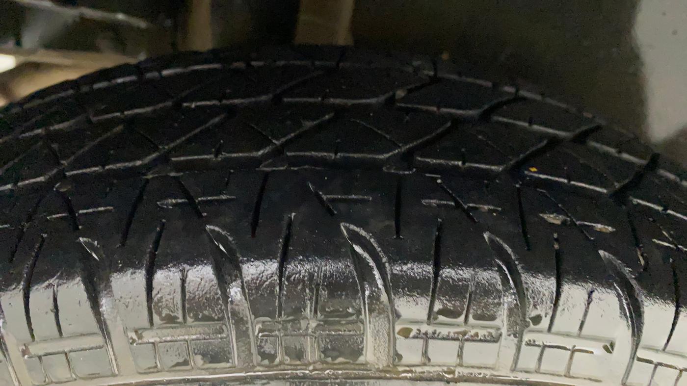 2015 Maruti Swift LXI, Petrol, Manual, 34,526 km, Right Rear Tyre Tread