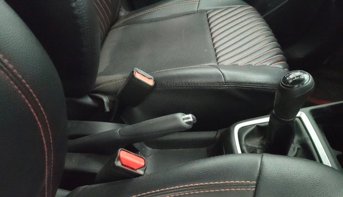 2021 Maruti Swift ZXI, Petrol, Manual, 53,551 km, Gear Lever