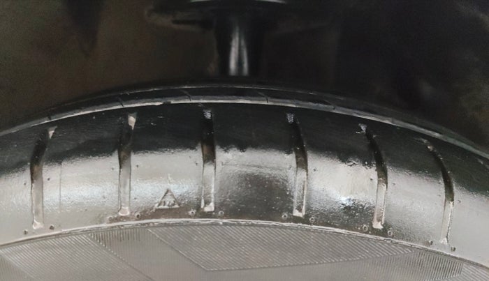 2021 Maruti Swift ZXI, Petrol, Manual, 53,551 km, Right Front Tyre Tread