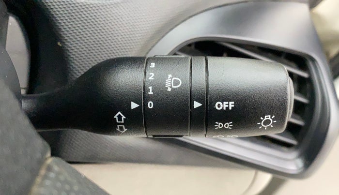 2017 Tata Tiago XM PETROL, Petrol, Manual, 29,795 km, Combination switch - Turn Indicator not functional