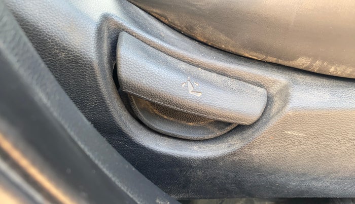 2018 Hyundai Grand i10 MAGNA 1.2 KAPPA VTVT, Petrol, Manual, 1,11,736 km, Driver Side Adjustment Panel