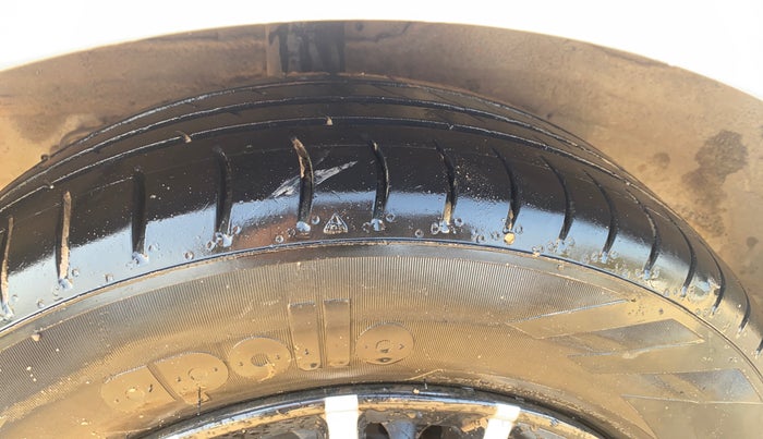 2018 Hyundai Grand i10 MAGNA 1.2 KAPPA VTVT, Petrol, Manual, 1,11,736 km, Right Rear Tyre Tread