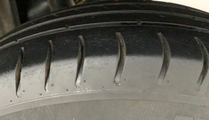 2018 Maruti Alto 800 LXI CNG, CNG, Manual, 94,351 km, Left Rear Tyre Tread