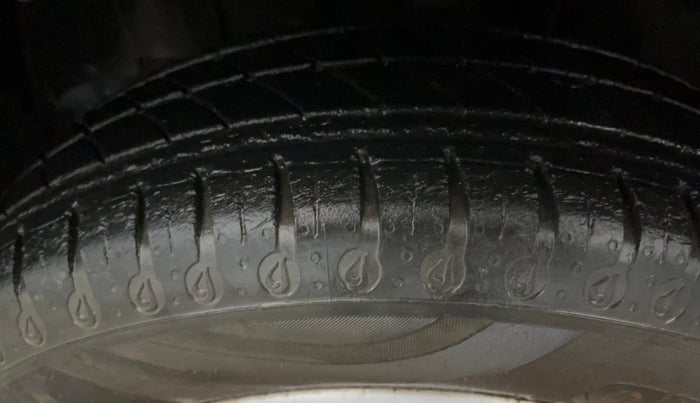 2020 Renault Kwid RXT 1.0 (O), Petrol, Manual, 14,226 km, Left Front Tyre Tread