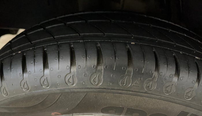 2020 Renault Kwid RXT 1.0 (O), Petrol, Manual, 14,226 km, Right Rear Tyre Tread