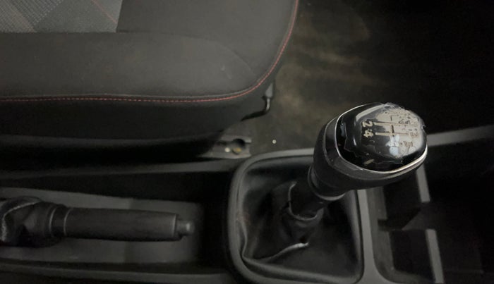 2020 Renault Kwid RXT 1.0 (O), Petrol, Manual, 14,226 km, Gear Lever