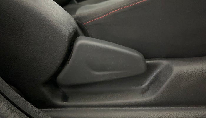 2020 Renault Kwid RXT 1.0 (O), Petrol, Manual, 14,226 km, Driver Side Adjustment Panel