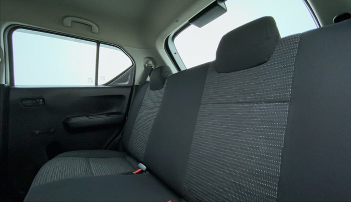 2017 Maruti IGNIS SIGMA 1.2 K12, Petrol, Manual, 71,720 km, Right Side Rear Door Cabin