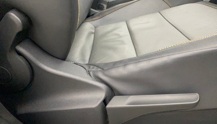 2022 Skoda KUSHAQ STYLE 1.0L TSI MT, Petrol, Manual, 33,412 km, Driver Side Adjustment Panel