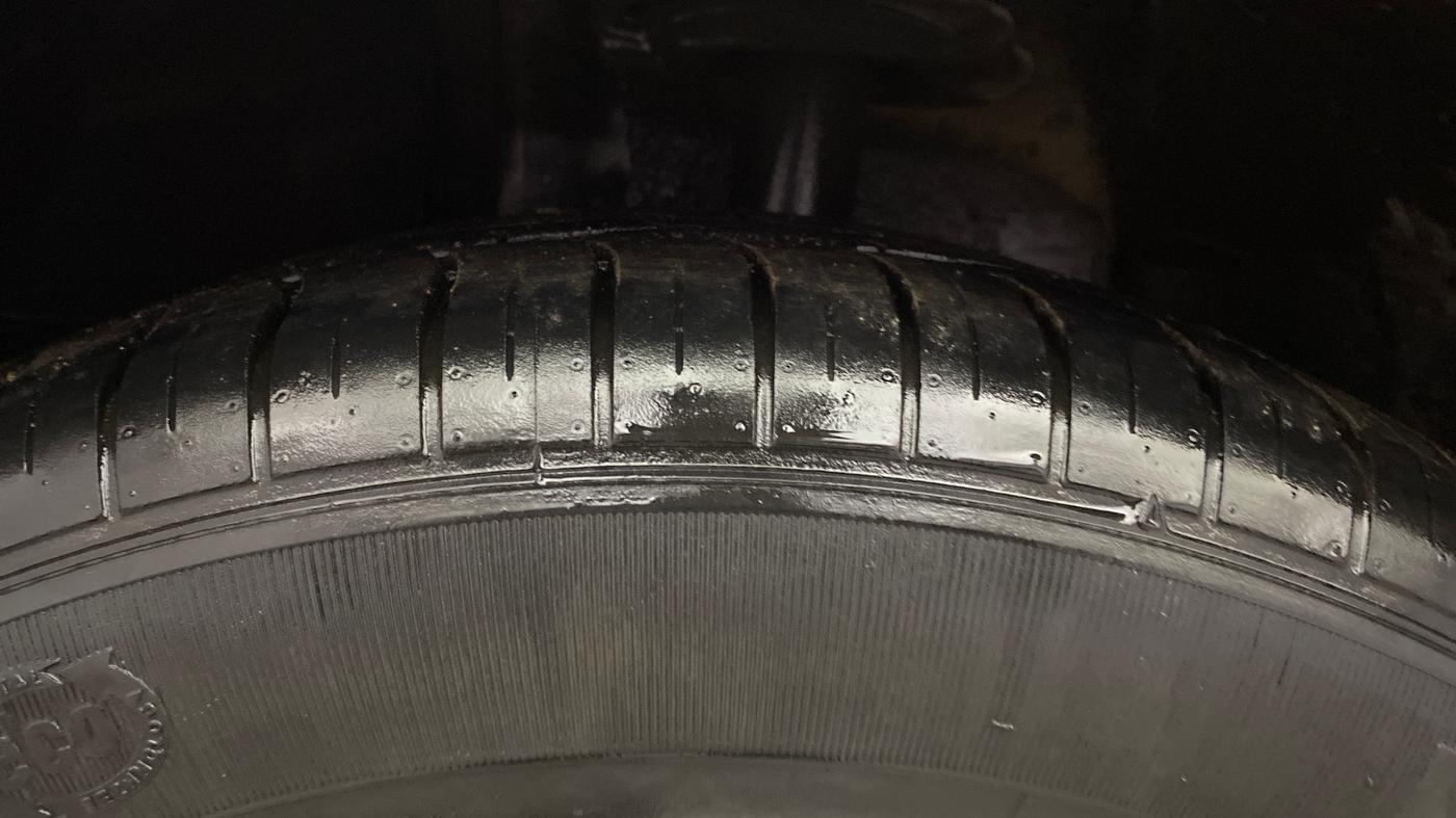2019 Tata NEXON XZA PLUS PETROL, Petrol, Automatic, 58,862 km, Left Front Tyre Tread