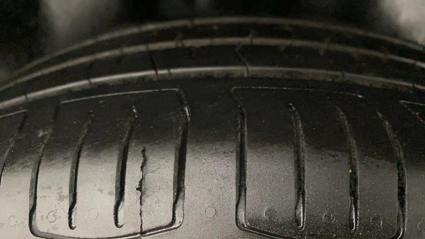 2018 Volkswagen Ameo COMFORTLINE 1.0L, Petrol, Manual, 47,592 km, Right Rear Tyre Tread