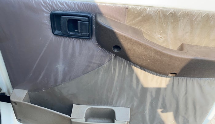 2024 Mahindra Bolero B6, Diesel, Manual, 58,117 km, Driver Side Door Panels Control