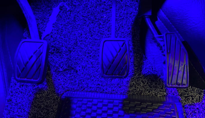 2023 Maruti Baleno SIGMA PETROL 1.2, CNG, Manual, 23,514 km, Pedals