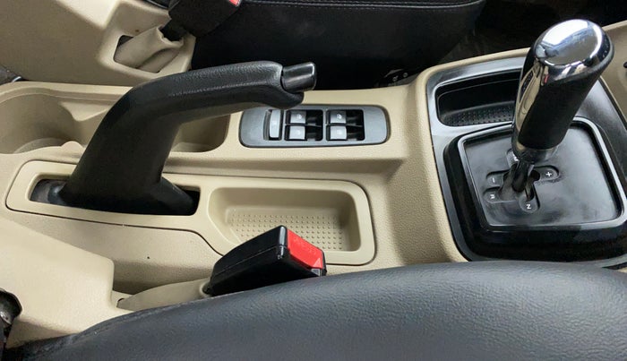 2016 Mahindra TUV300 T6+ AT, Diesel, Automatic, 74,907 km, Gear Lever