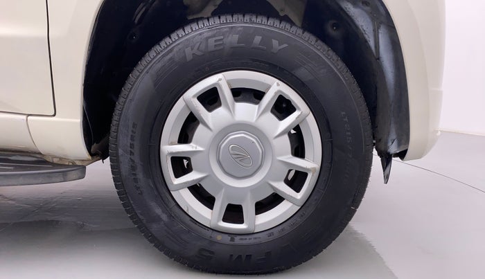 2016 Mahindra TUV300 T6+ AT, Diesel, Automatic, 74,907 km, Right Front Wheel