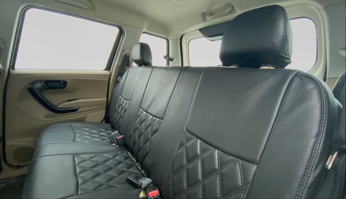 2016 Mahindra TUV300 T6+ AT, Diesel, Automatic, 74,907 km, Right Side Rear Door Cabin