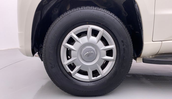 2016 Mahindra TUV300 T6+ AT, Diesel, Automatic, 74,907 km, Left Front Wheel