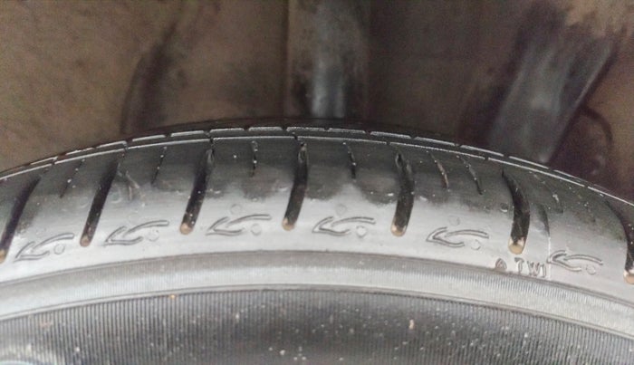 2021 Hyundai GRAND I10 NIOS ASTA AMT 1.2 KAPPA VTVT, Petrol, Automatic, 81,928 km, Left Rear Tyre Tread