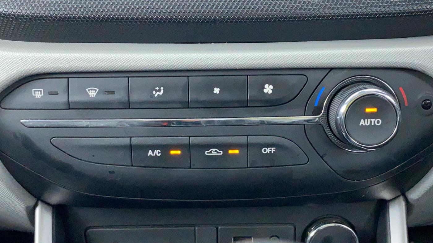 2020 Tata ALTROZ XZ 1.2, Petrol, Manual, 10,789 km, Automatic Climate Control