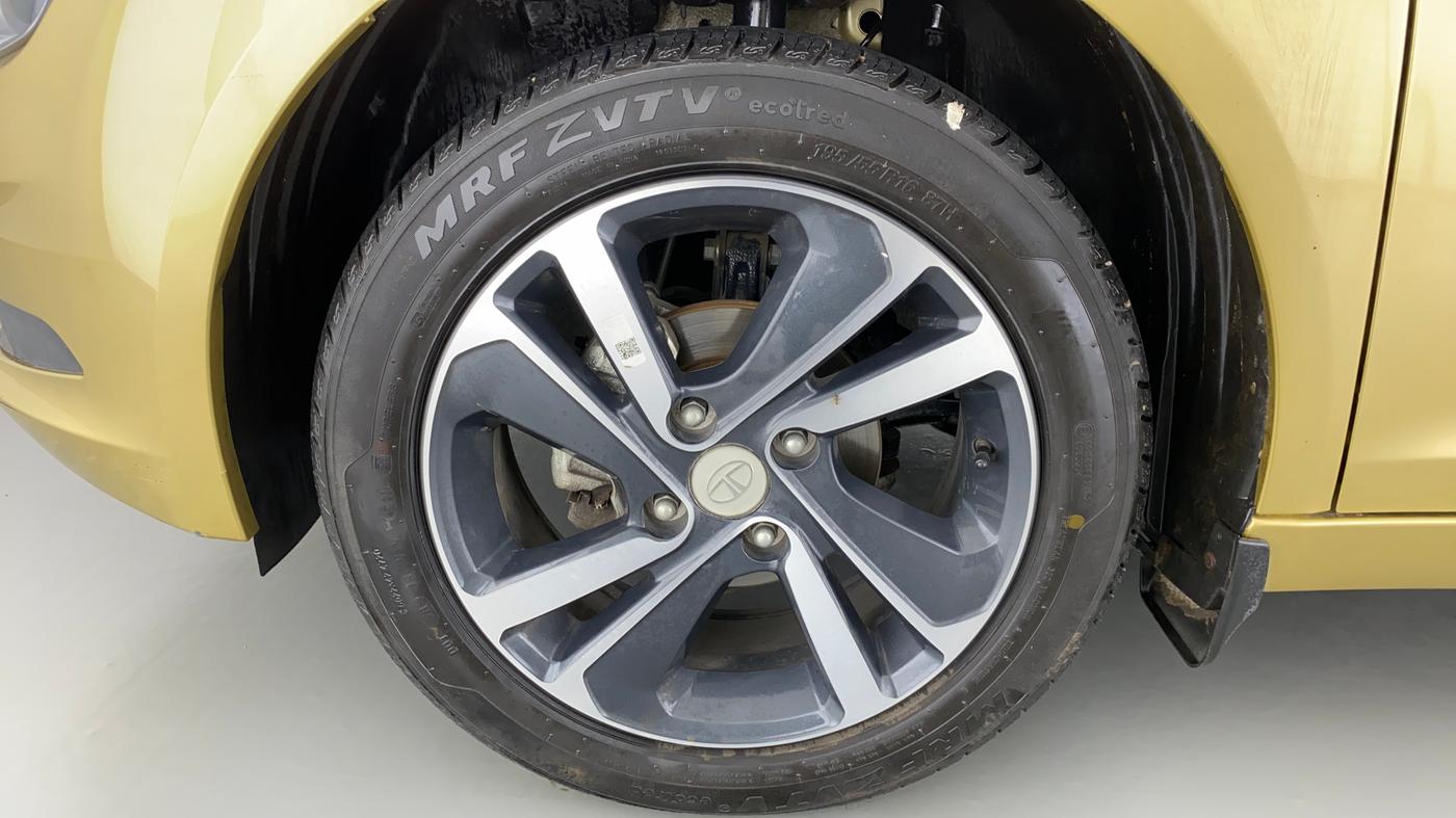 2020 Tata ALTROZ XZ 1.2, Petrol, Manual, 10,789 km, Left Front Wheel