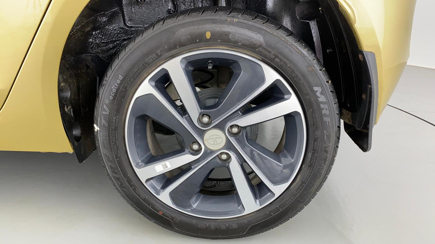 2020 Tata ALTROZ XZ 1.2, Petrol, Manual, 10,789 km, Left Rear Wheel