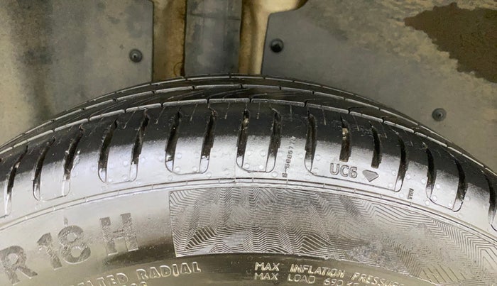 2021 MG HECTOR PLUS SHARP 1.5 PETROL TURBO DCT 6-STR, Petrol, Automatic, 62,486 km, Right Rear Tyre Tread