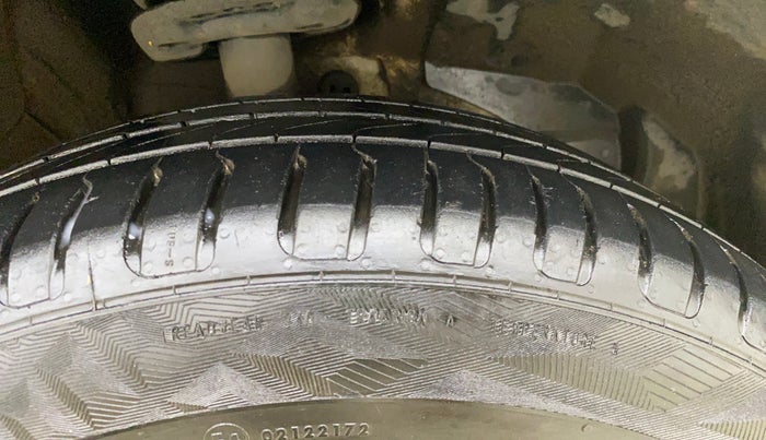 2021 MG HECTOR PLUS SHARP 1.5 PETROL TURBO DCT 6-STR, Petrol, Automatic, 62,486 km, Right Front Tyre Tread