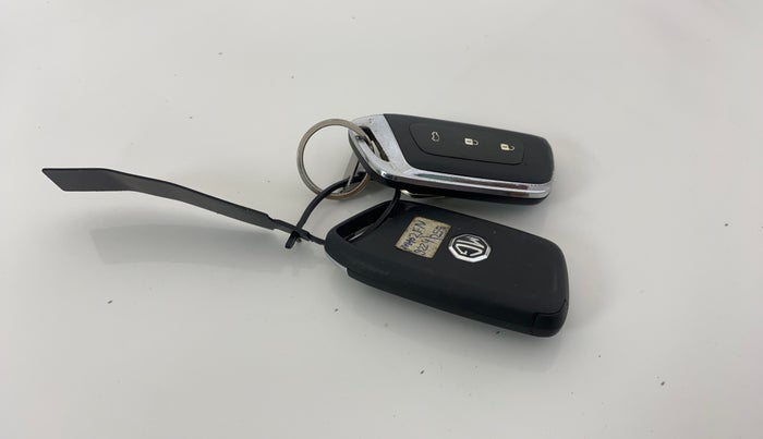 2021 MG HECTOR PLUS SHARP 1.5 PETROL TURBO DCT 6-STR, Petrol, Automatic, 62,486 km, Key Close Up