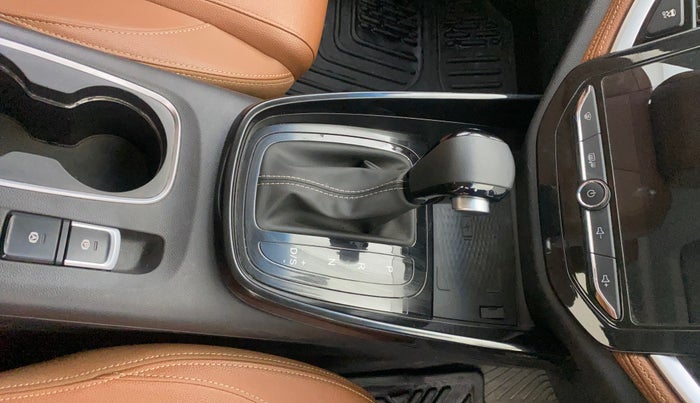 2021 MG HECTOR PLUS SHARP 1.5 PETROL TURBO DCT 6-STR, Petrol, Automatic, 62,486 km, Gear Lever