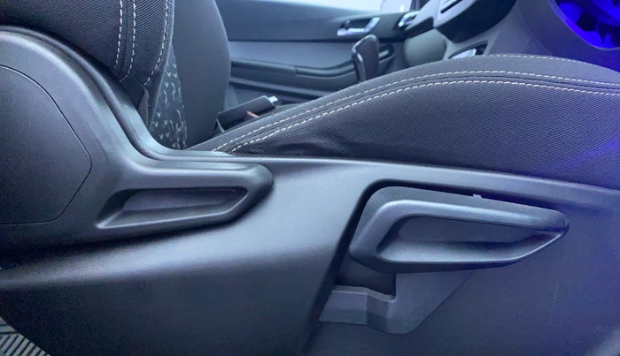 2021 Tata Tiago XZA PETROL, Petrol, Automatic, 40,223 km, Driver Side Adjustment Panel