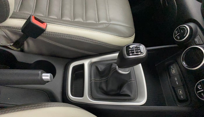 2022 Hyundai VENUE SX 1.0 TURBO IMT, Petrol, Manual, 31,846 km, Gear Lever