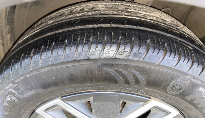 2022 Hyundai VENUE SX 1.0 TURBO IMT, Petrol, Manual, 31,846 km, Left Front Tyre Tread